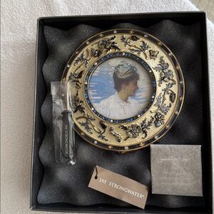 Jay Strongwater Picture Frame
VINTAGE
NEW NEVER USED OR DISPLAYED